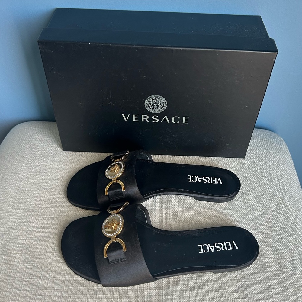 Versace Biggie Medusa Sandals - Picture 4 of 6